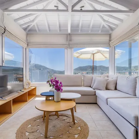 Aurora - * Σκόπελος