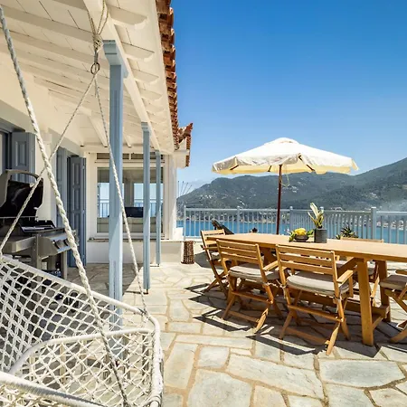 Aurora - * Σκόπελος