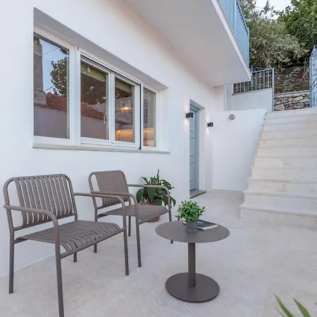 Apartament Aurora - *